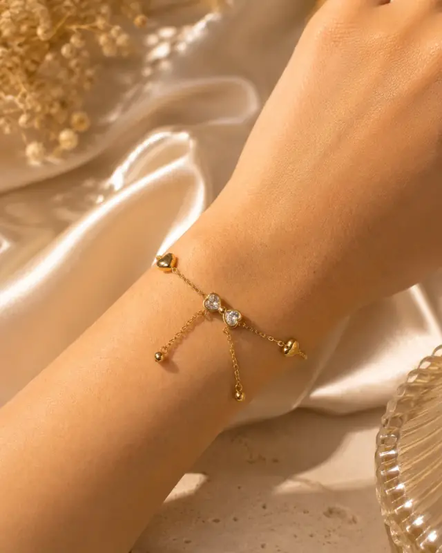 Amora Golden Heart Bracelet