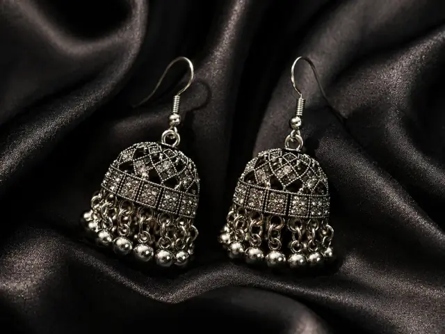 Noor Silver Jhumka