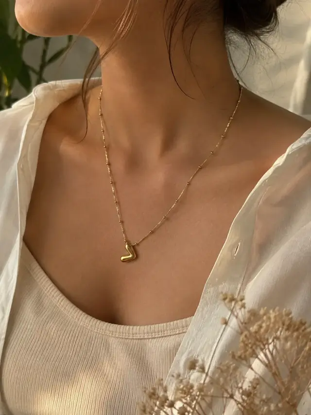 Roya Gold Pendant Necklace