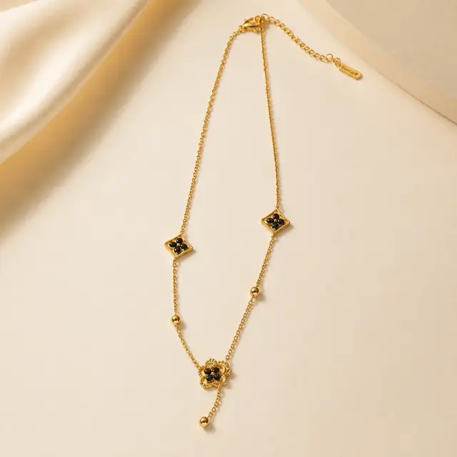 Zareen Black Clover Gold Necklace